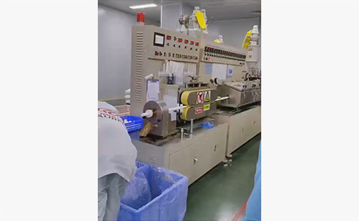 Team Operation in Cleanroom Laboratory