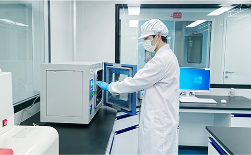 Equipment Operation for Packaging Quality Inspection
